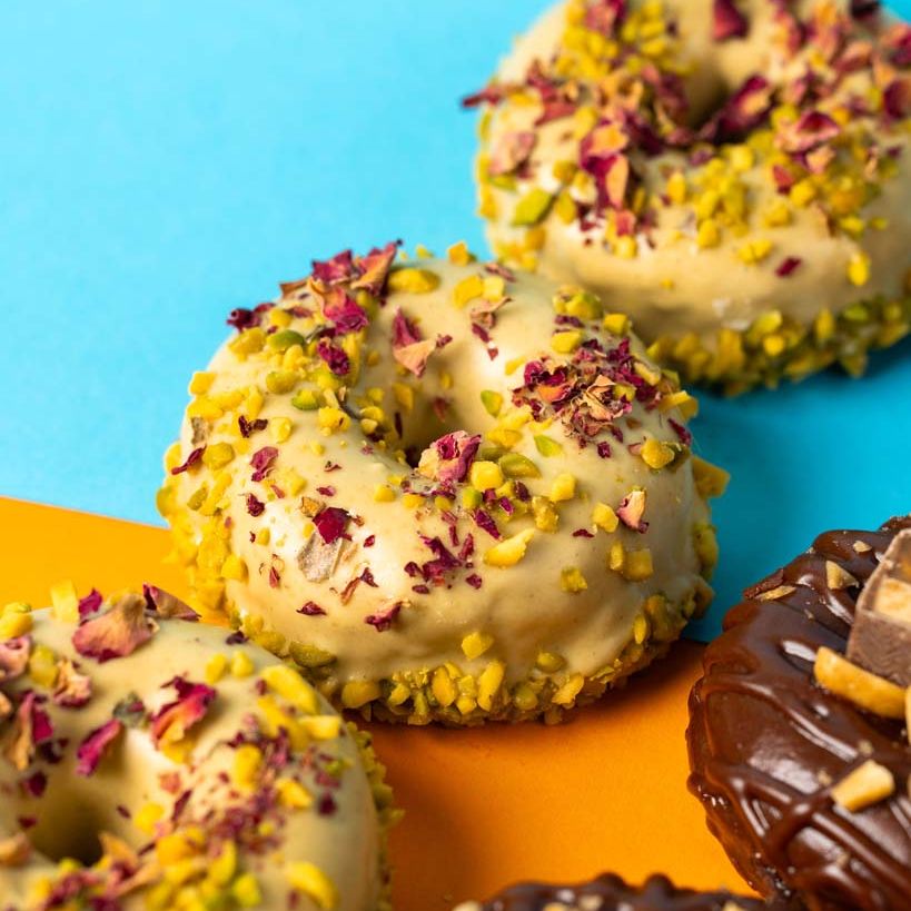 "Baked All-Stars" glutenfreundliche Mini-Kuchen-Donut Geschenkbox (12 Stück)